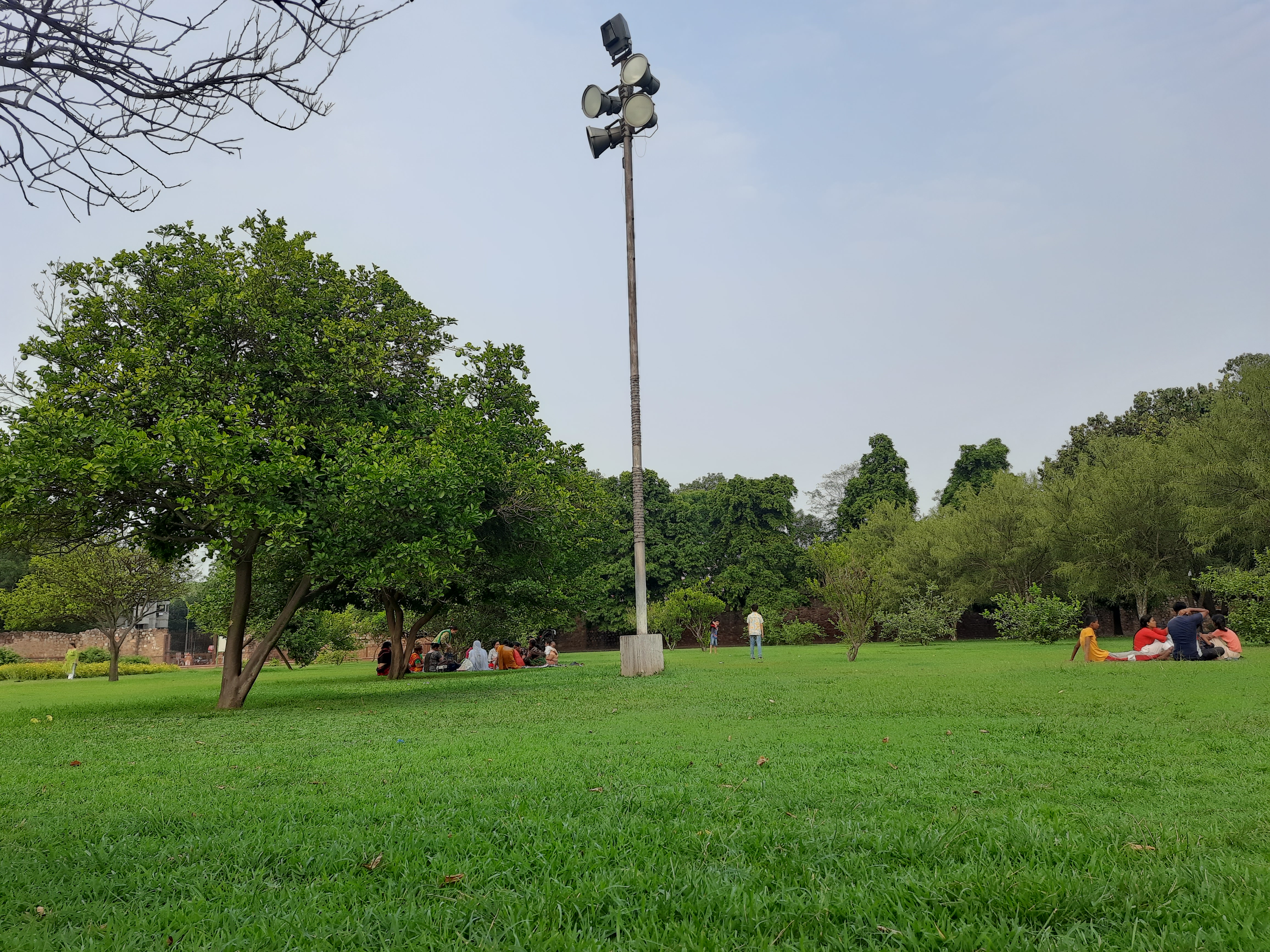 Gatekeeping “Access”: Exploring Caveats to Public Greenspace Use for the Urban Poor
